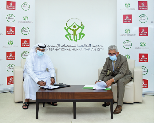 توقيع مذكرة تفاهم بين الإمارات للشحن الجوي والمدينة العالمية للخدمات الإنسانية